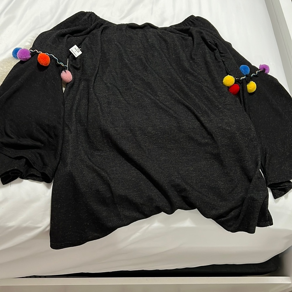 Black pom pom top